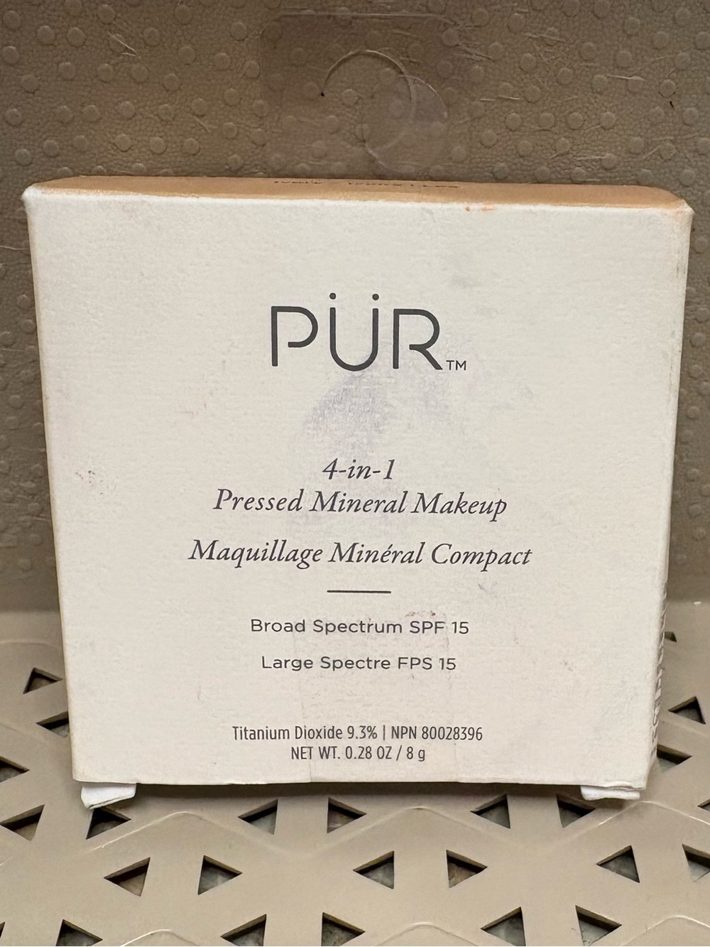 PÜR 4-in-1 Pressed Mineral Makeup - Light/Beige